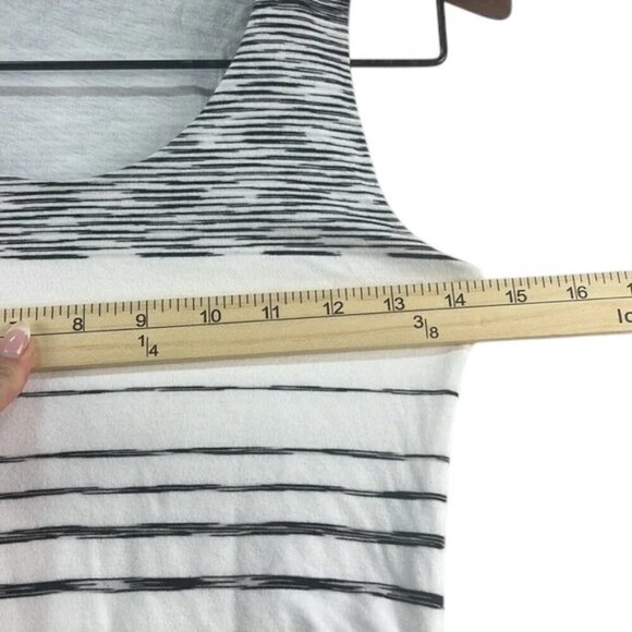 Athleta Black & White Stripe Ruched Dress Women’s Size XS Excellent Condition - Picture 3 of 6
